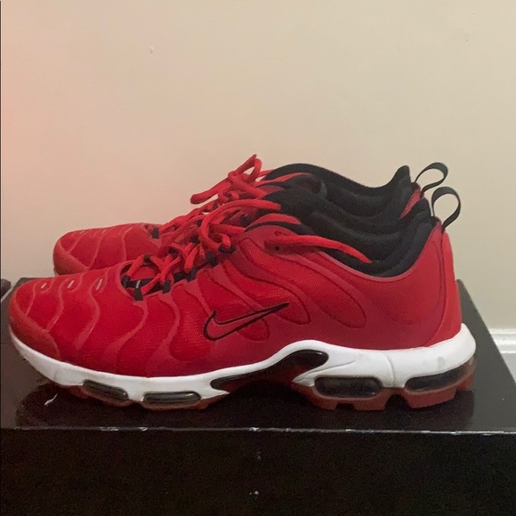 red nike tn air